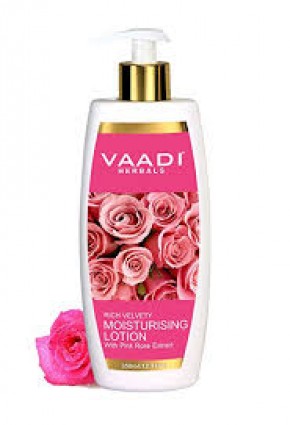 Vaadi Herbal Moisturising Lotion With Pink Rose Extract 350 ml